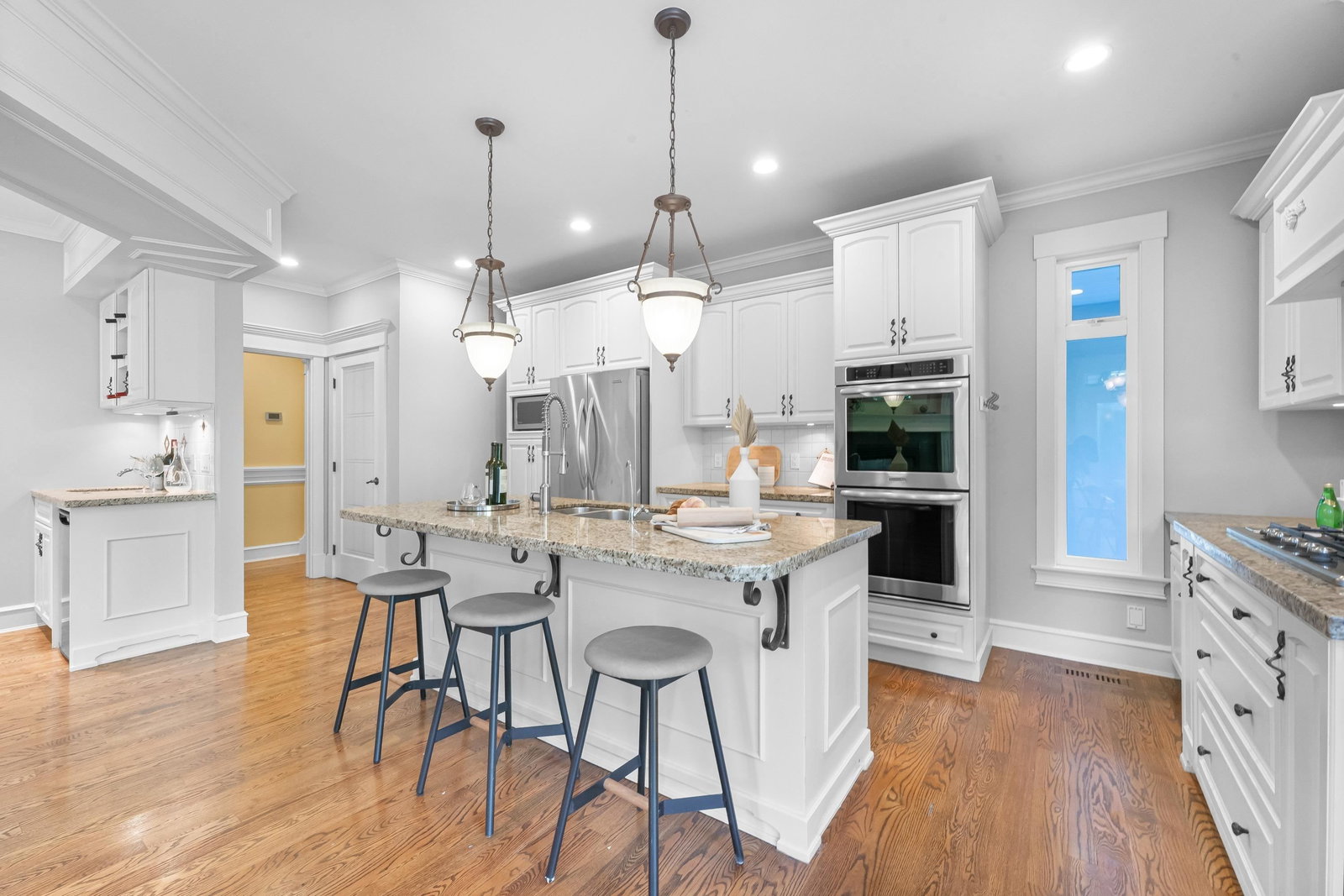 Listing Image 11