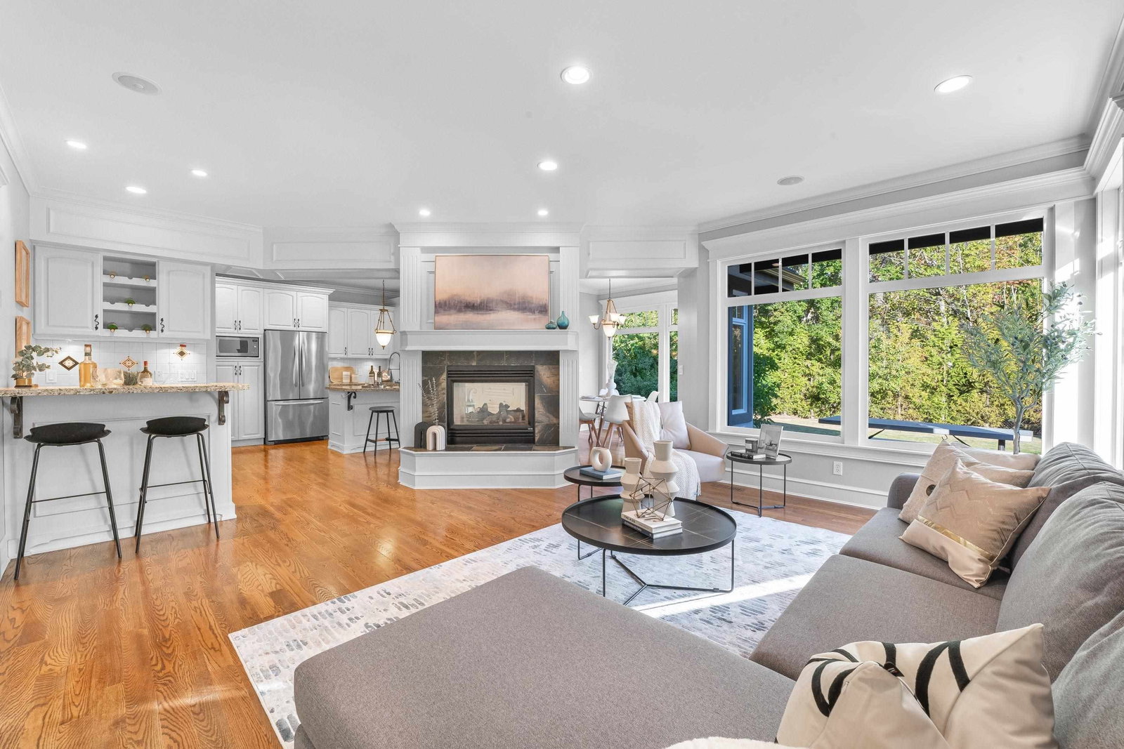 Listing Image 19