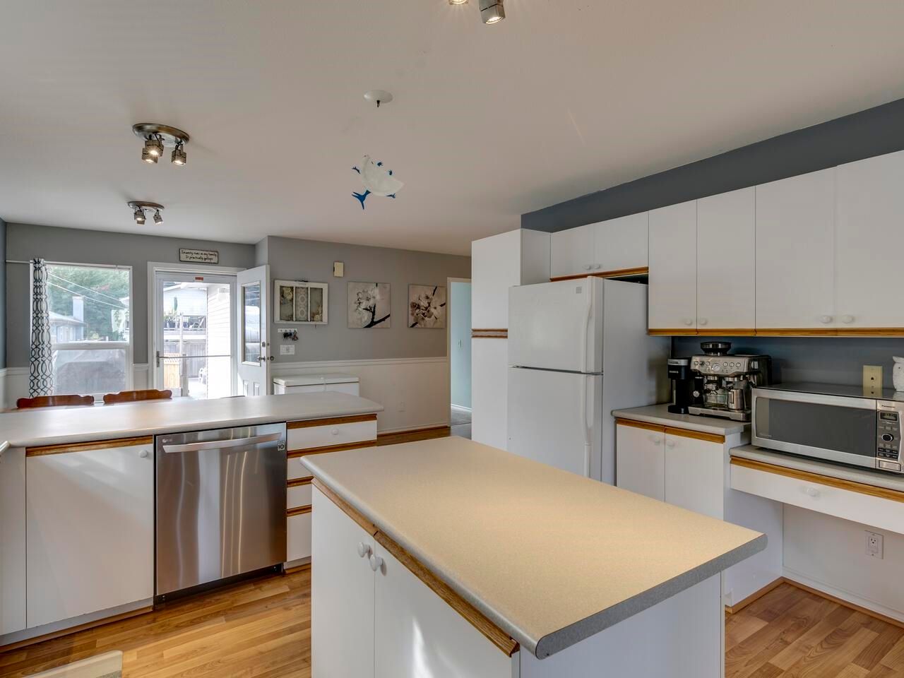 Listing Image 15