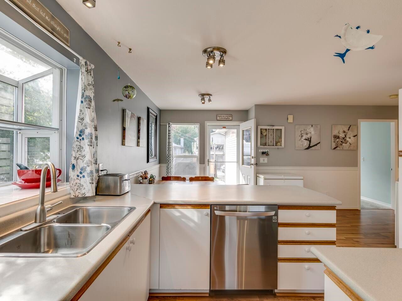 Listing Image 16