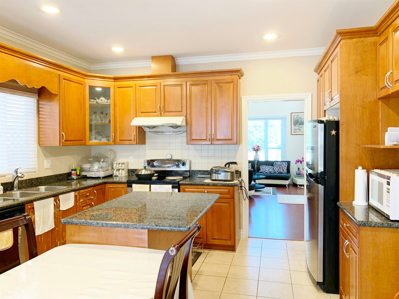 Listing Image 10