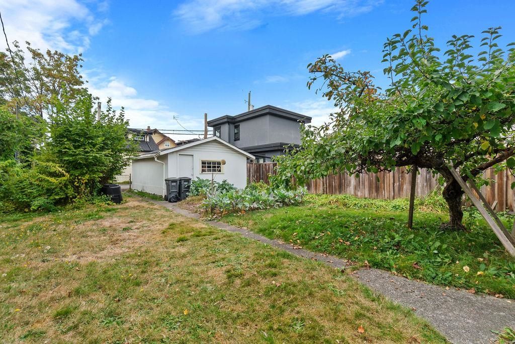 Listing Image 3