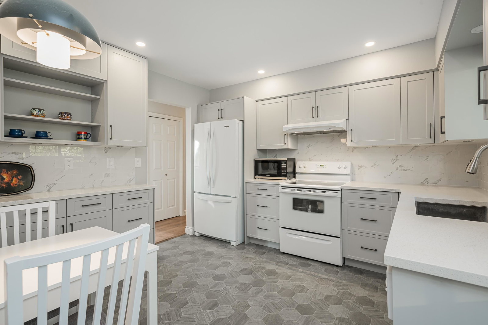 Listing Image 15