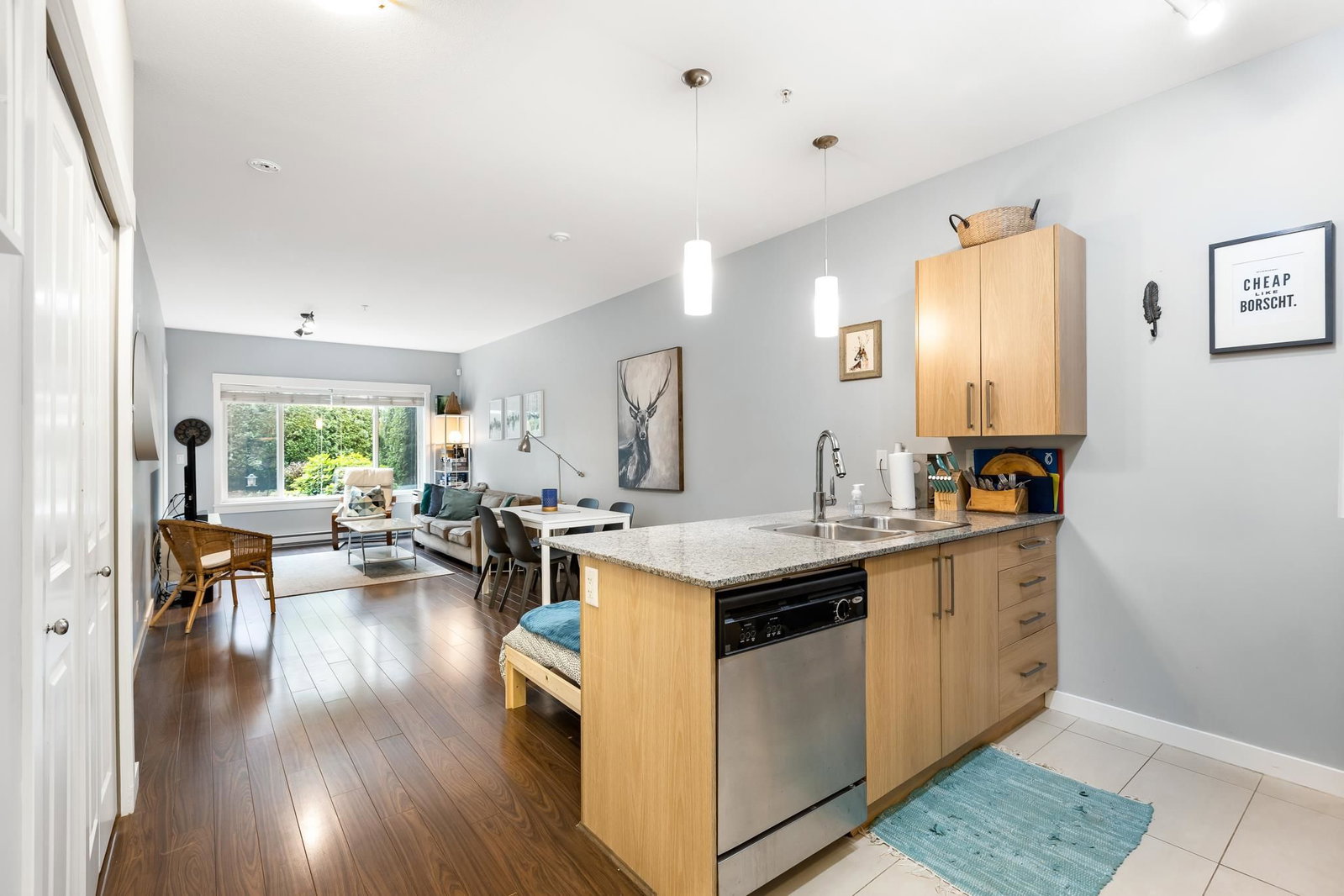 Listing Image 12