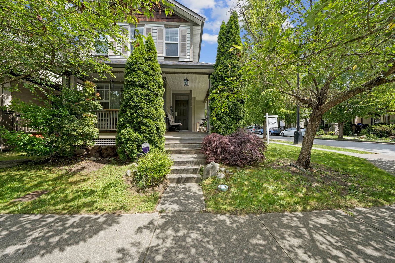 Listing photo 2