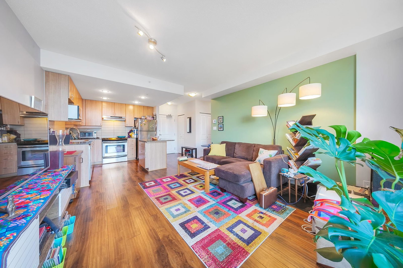 Listing Image 10