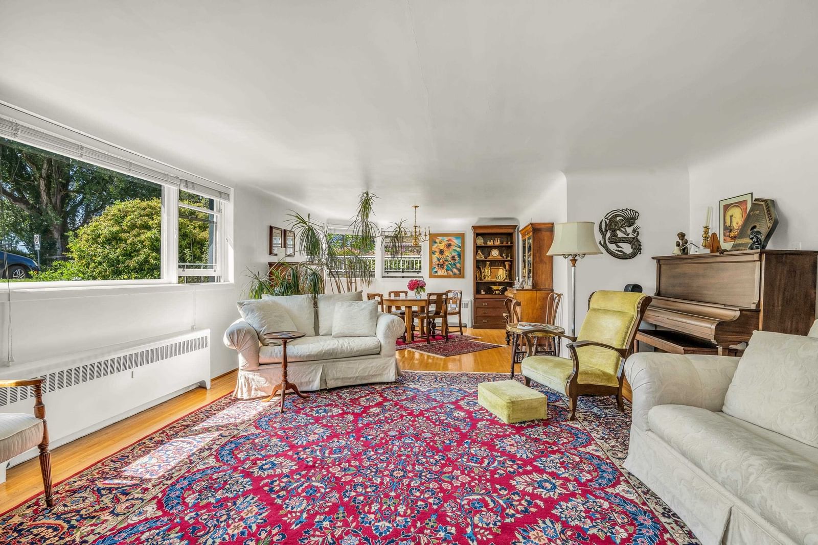 Listing Image 8