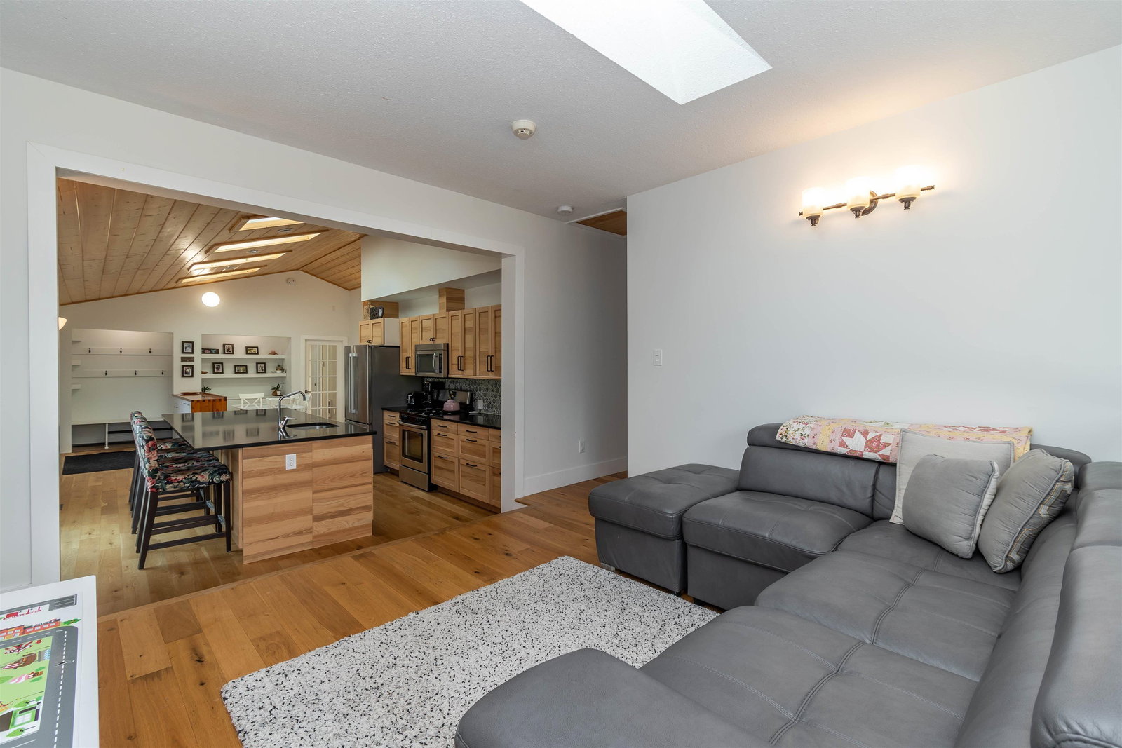 Listing Image 13