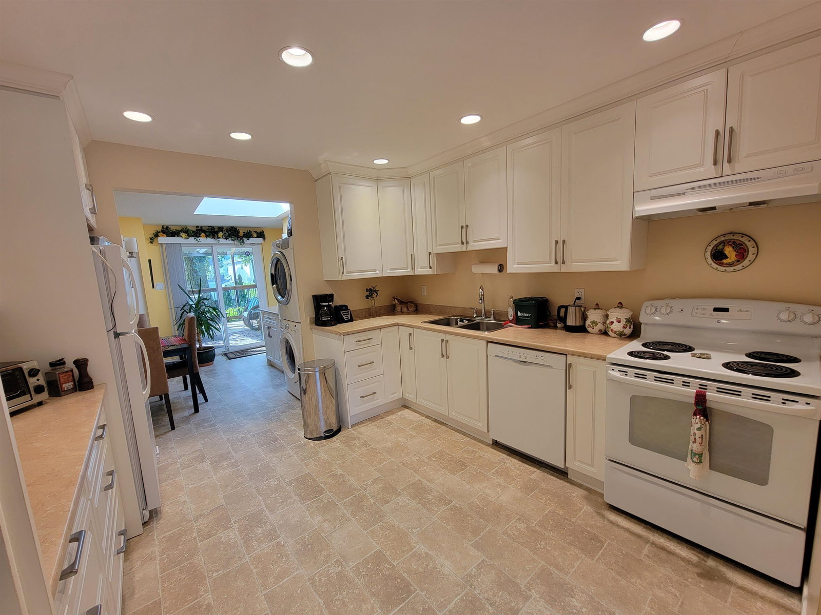 Listing Image 8
