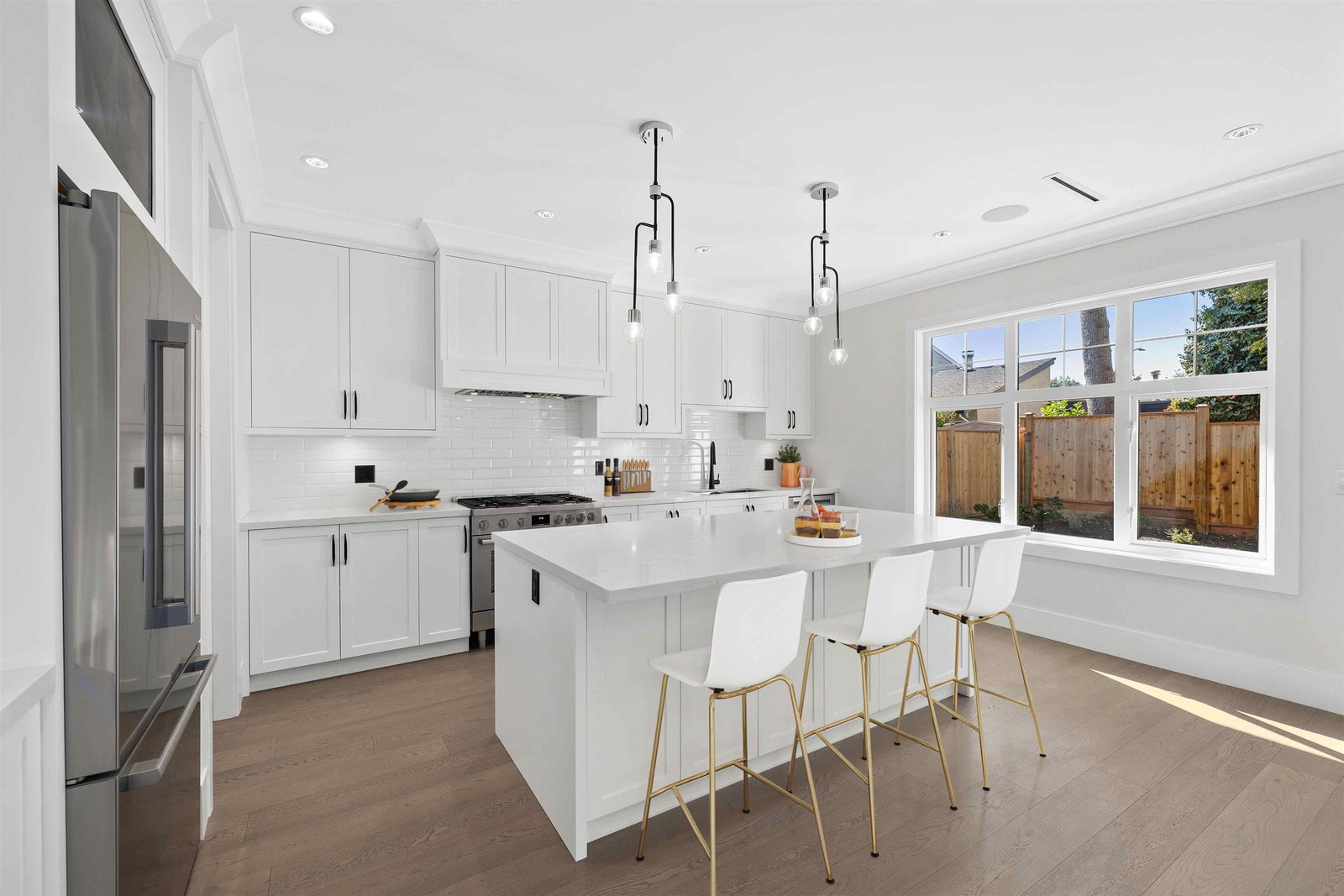 Listing Image 11