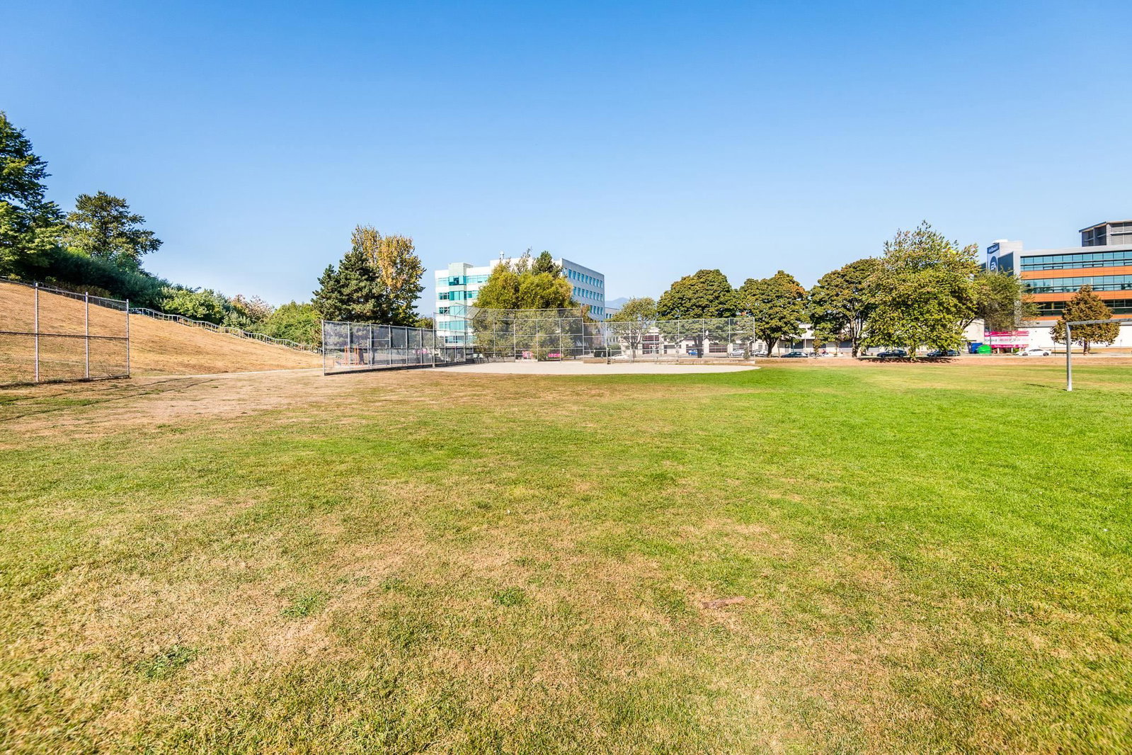 Listing Image 18