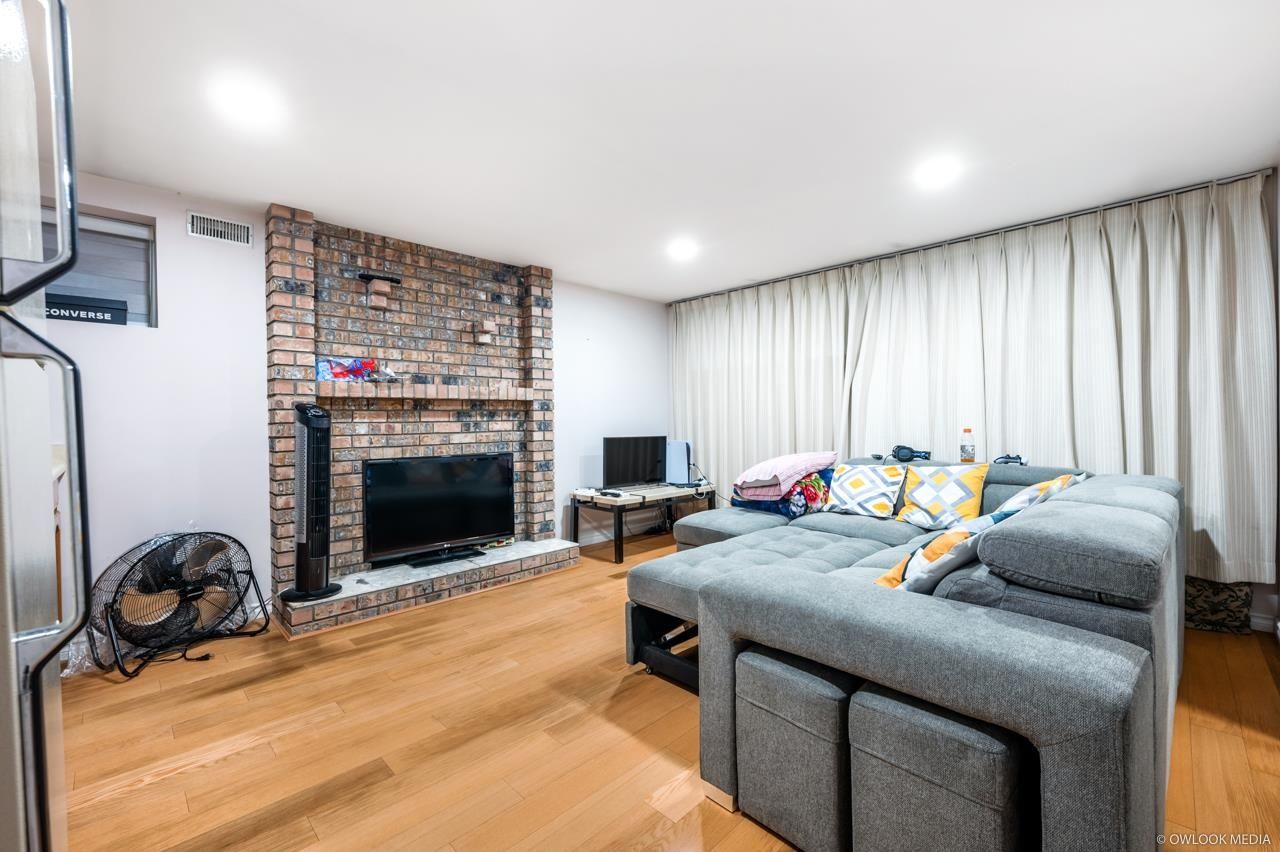 Listing Image 13