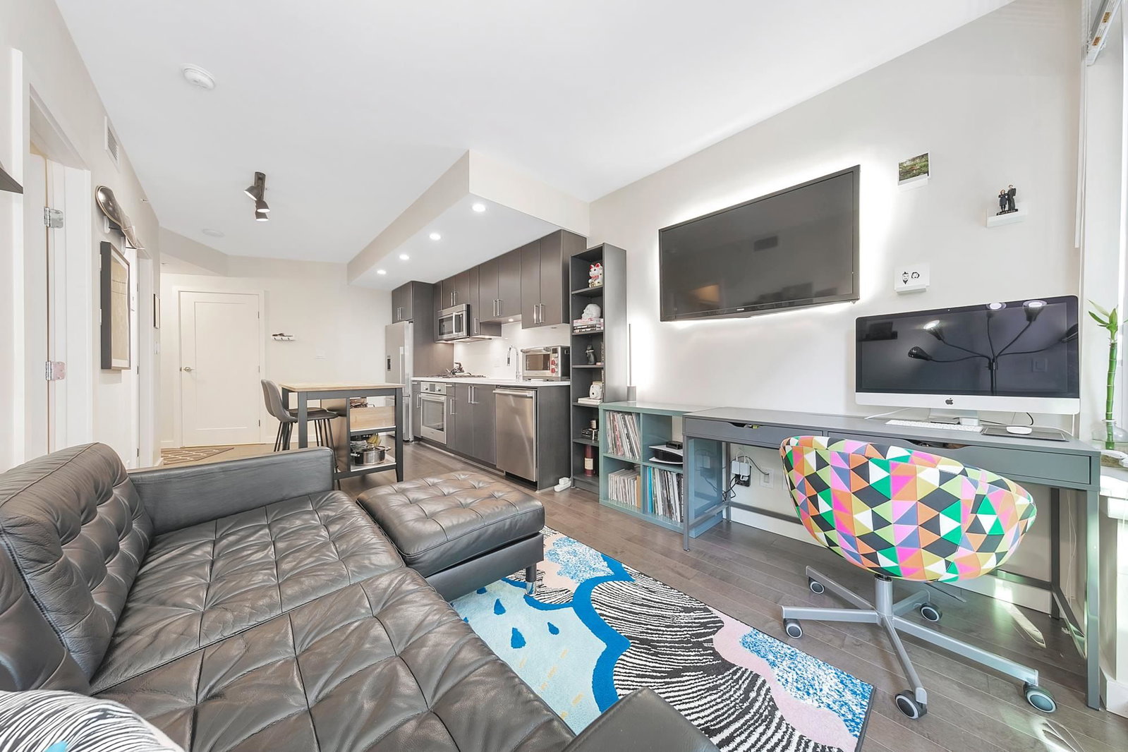 Listing Image 10