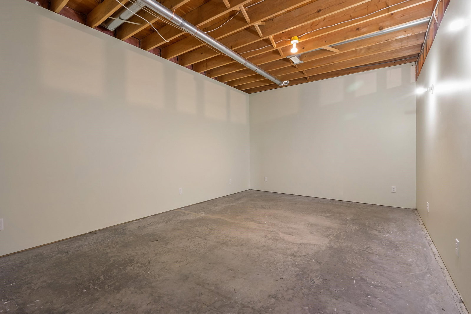 Listing Image 30