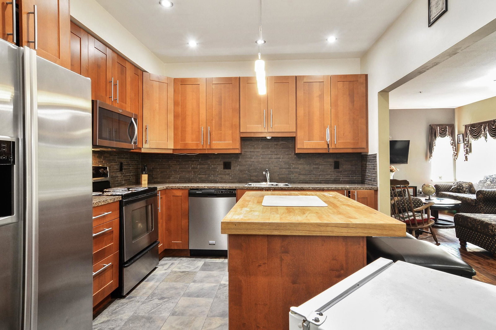 Listing Image 9