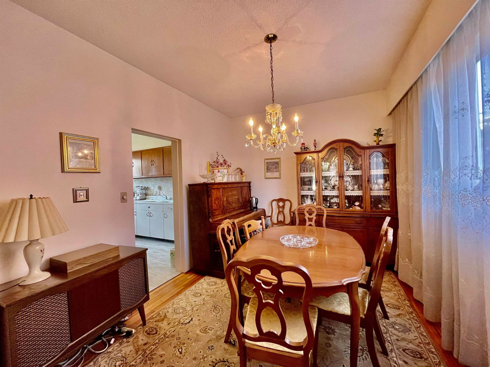 Listing Image 5