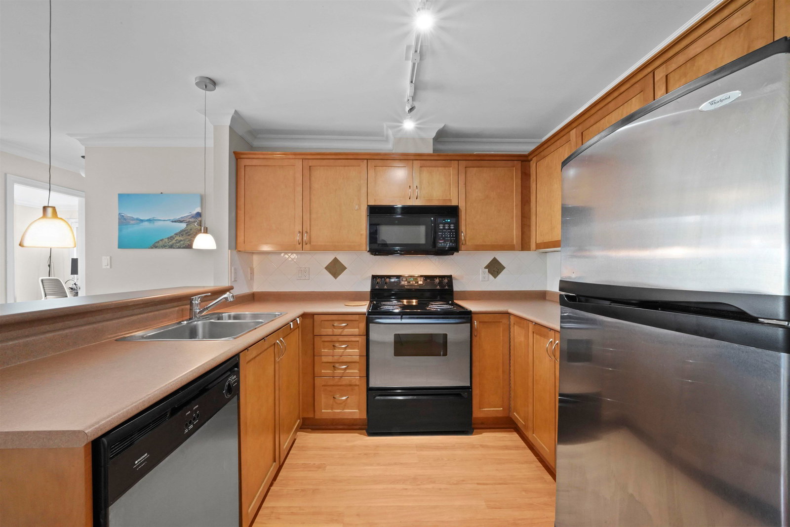 Listing Image 12