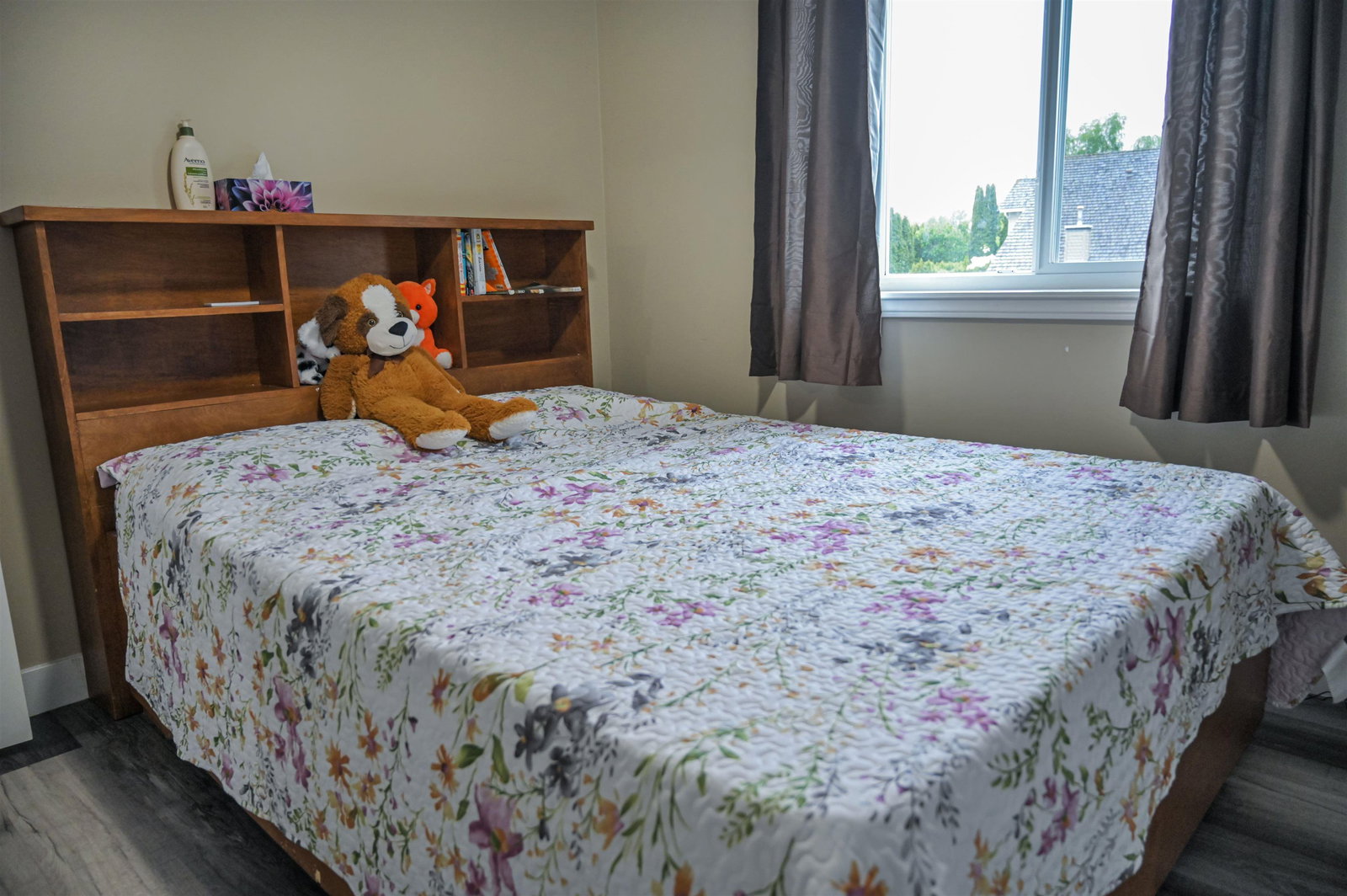 Listing Image 8