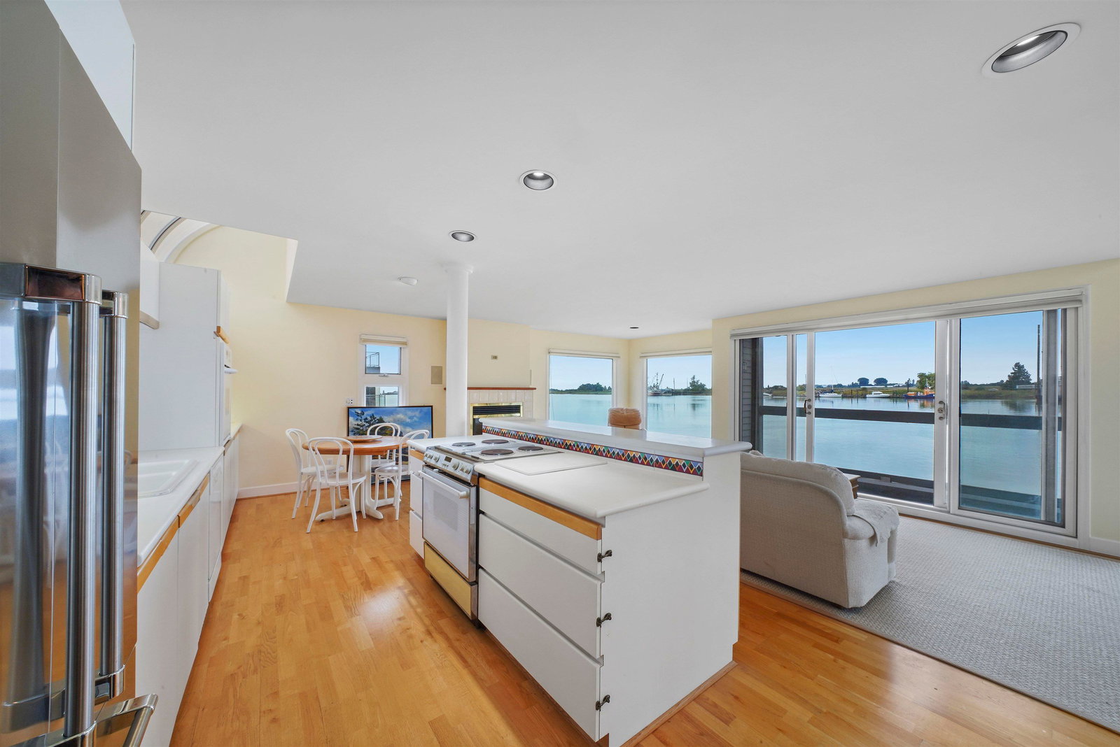 Listing Image 22