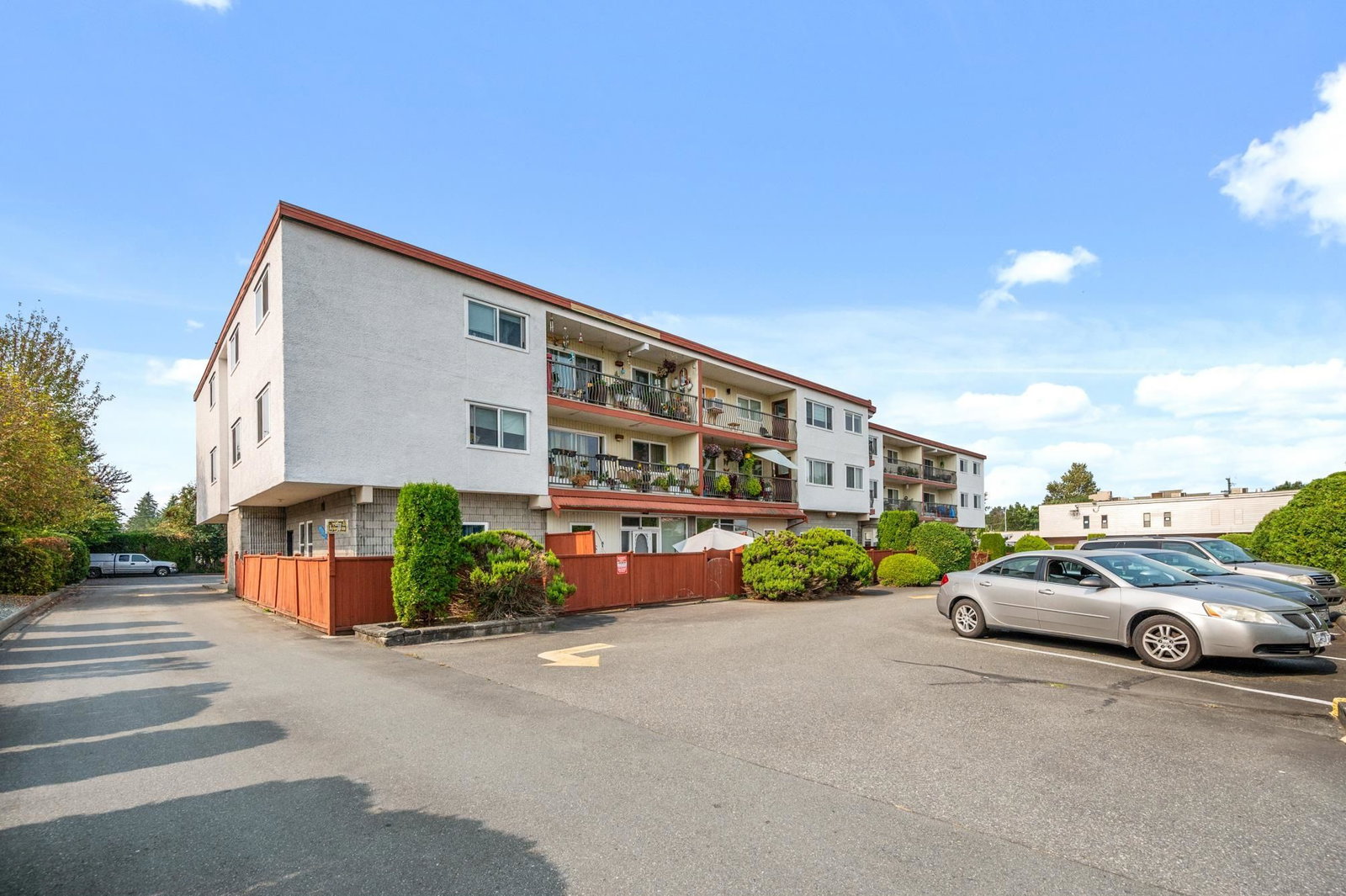 Listing Image 8
