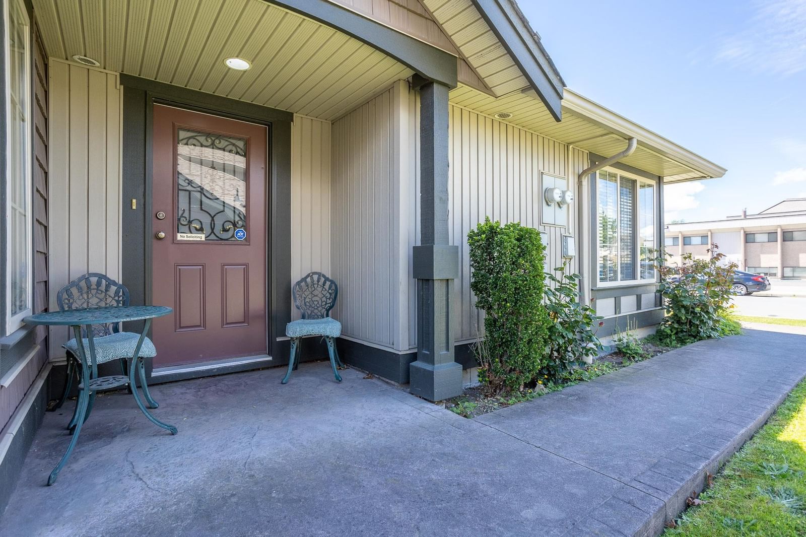 Listing Image 4