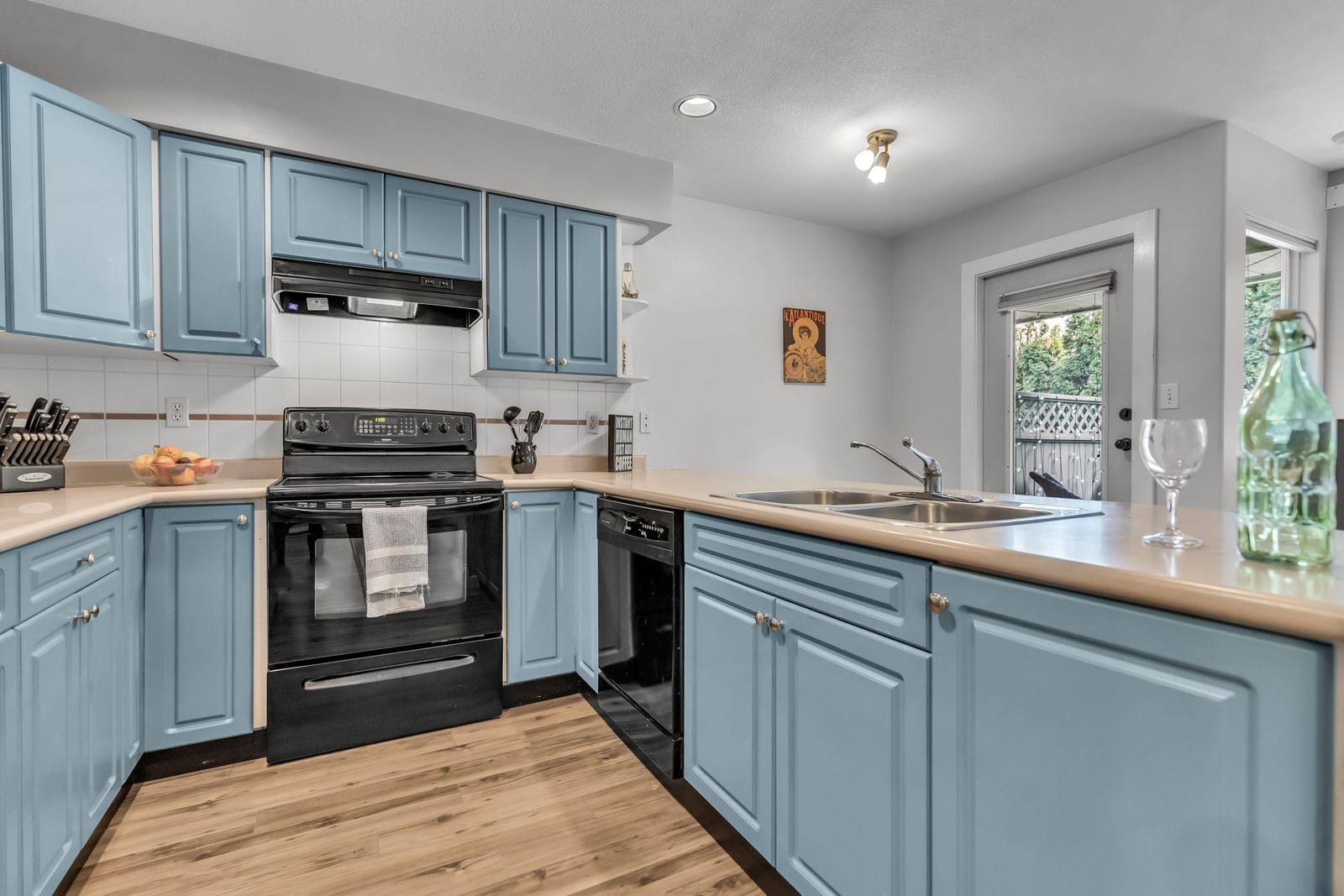 Listing Image 15