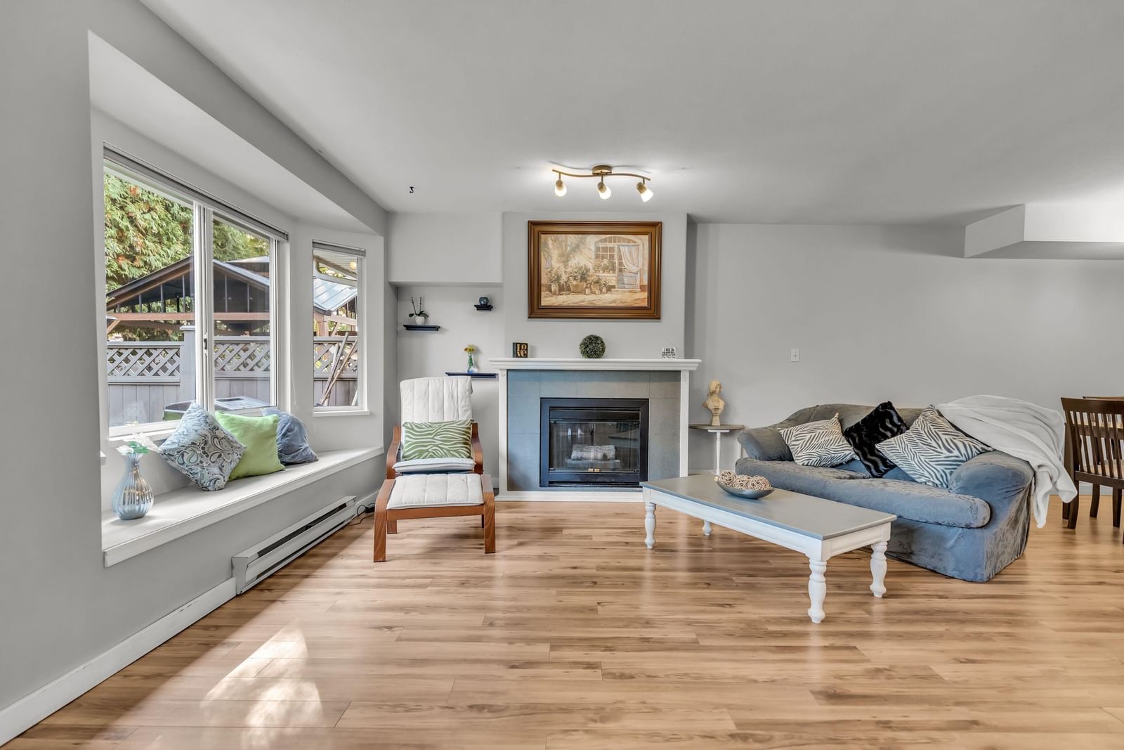 Listing Image 9