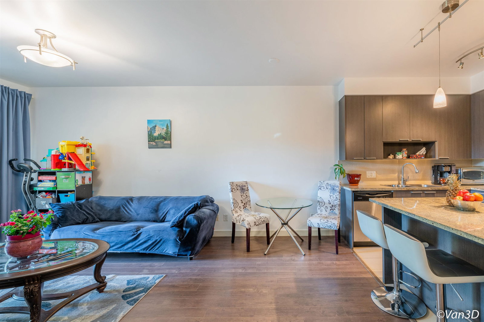Listing Image 8