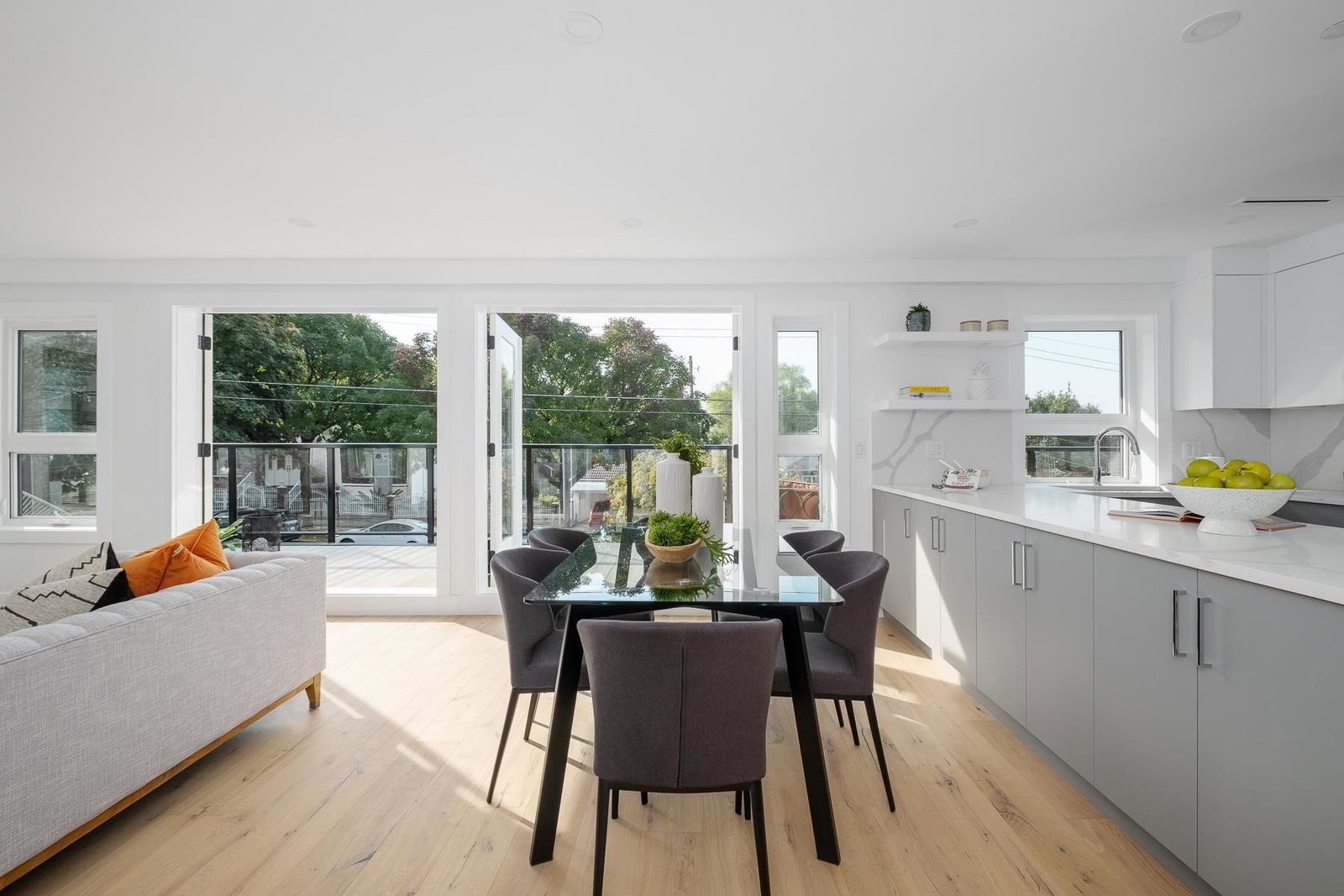 Listing Image 11