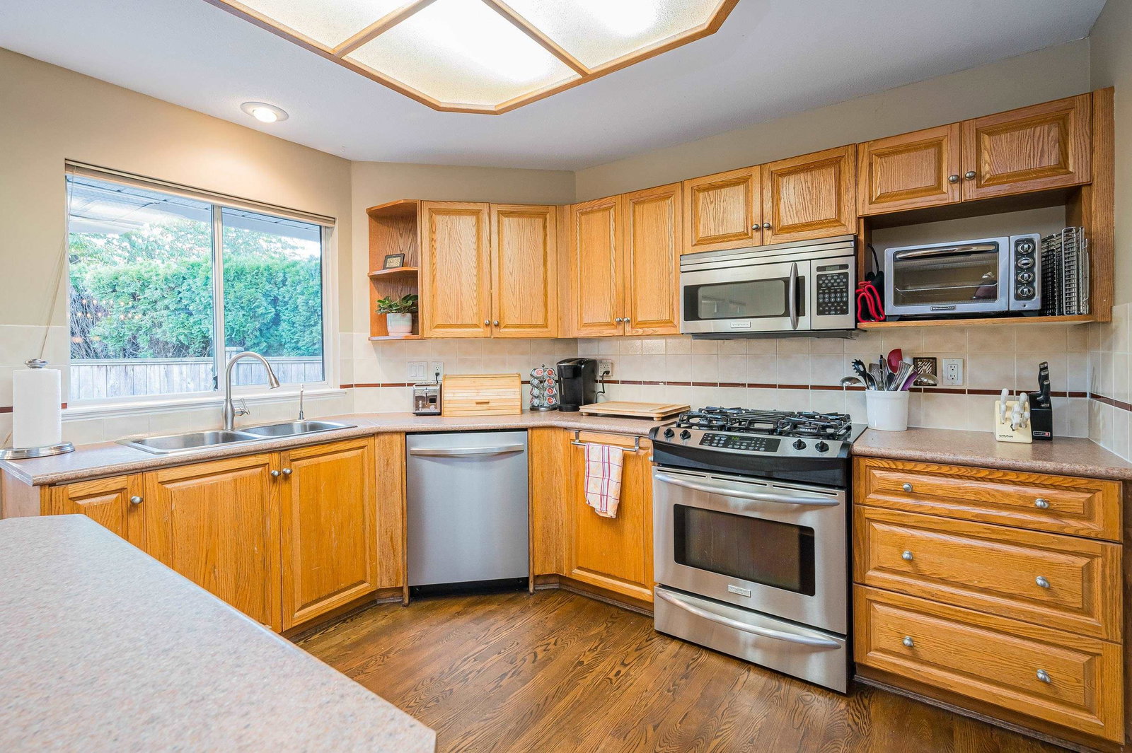 Listing Image 11