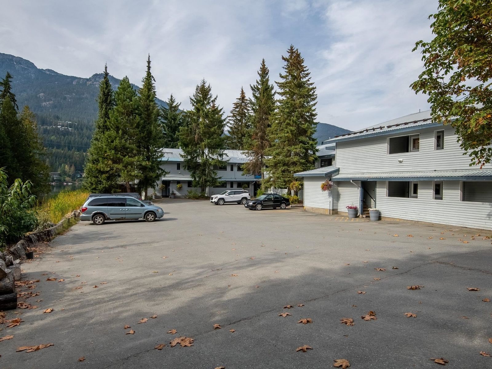 Listing Image 19