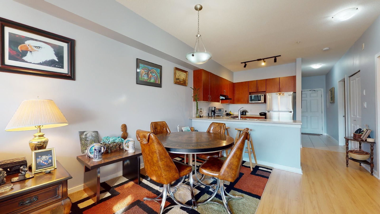 Listing Image 6