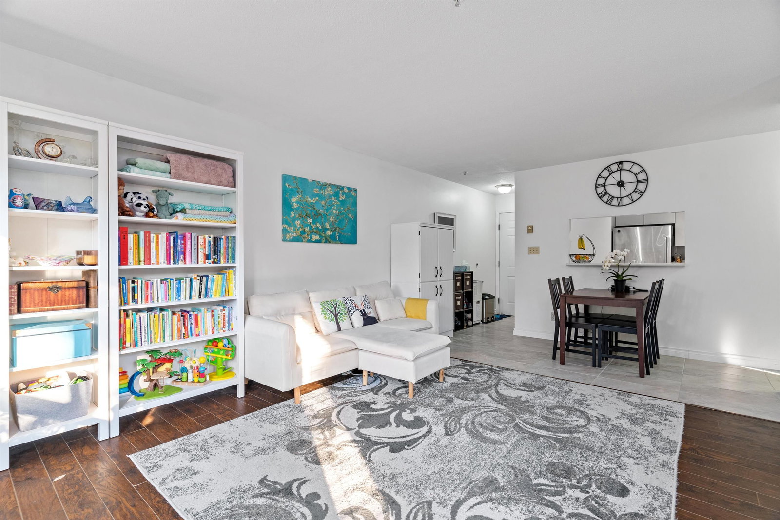 Listing Image 7