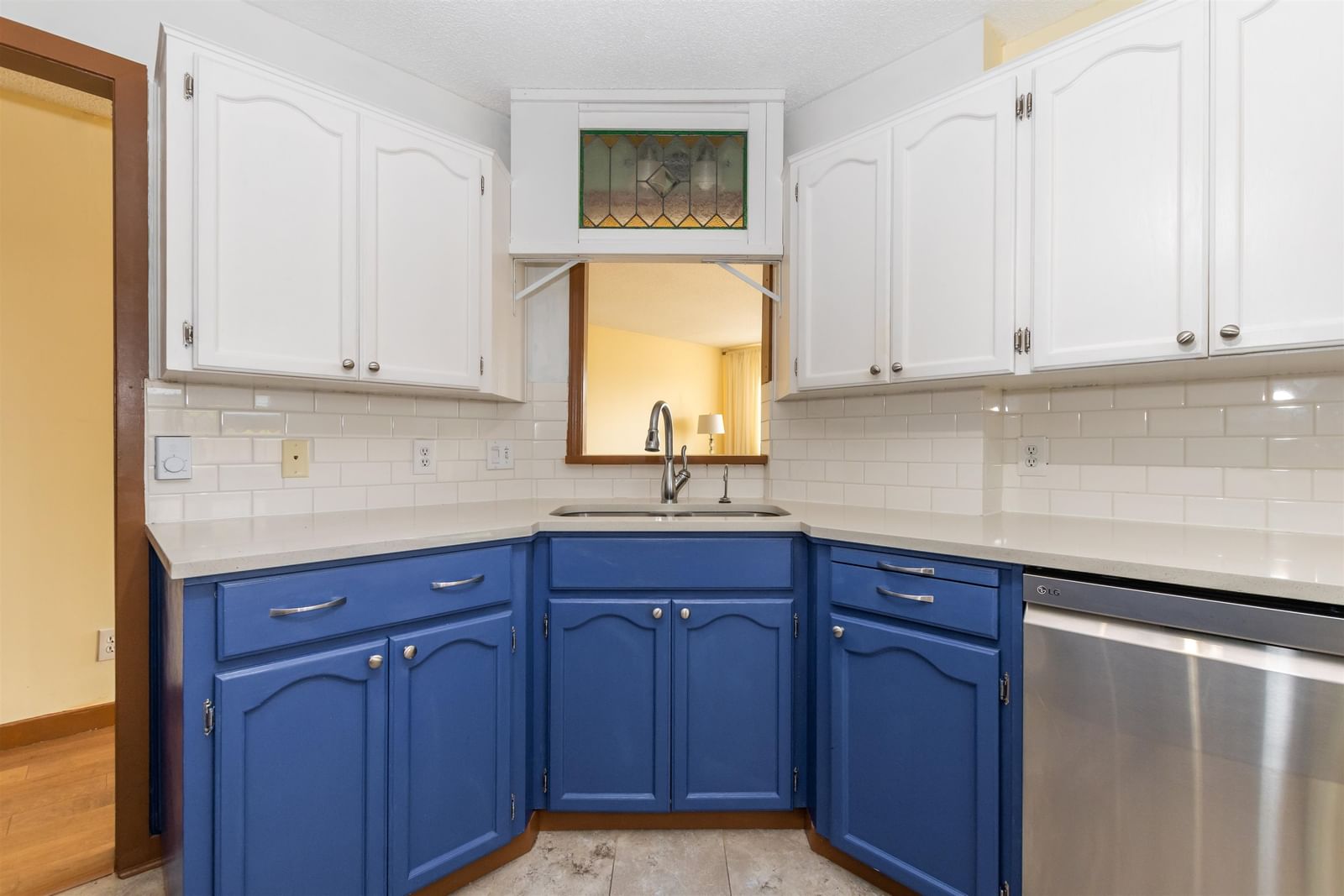 Listing Image 16
