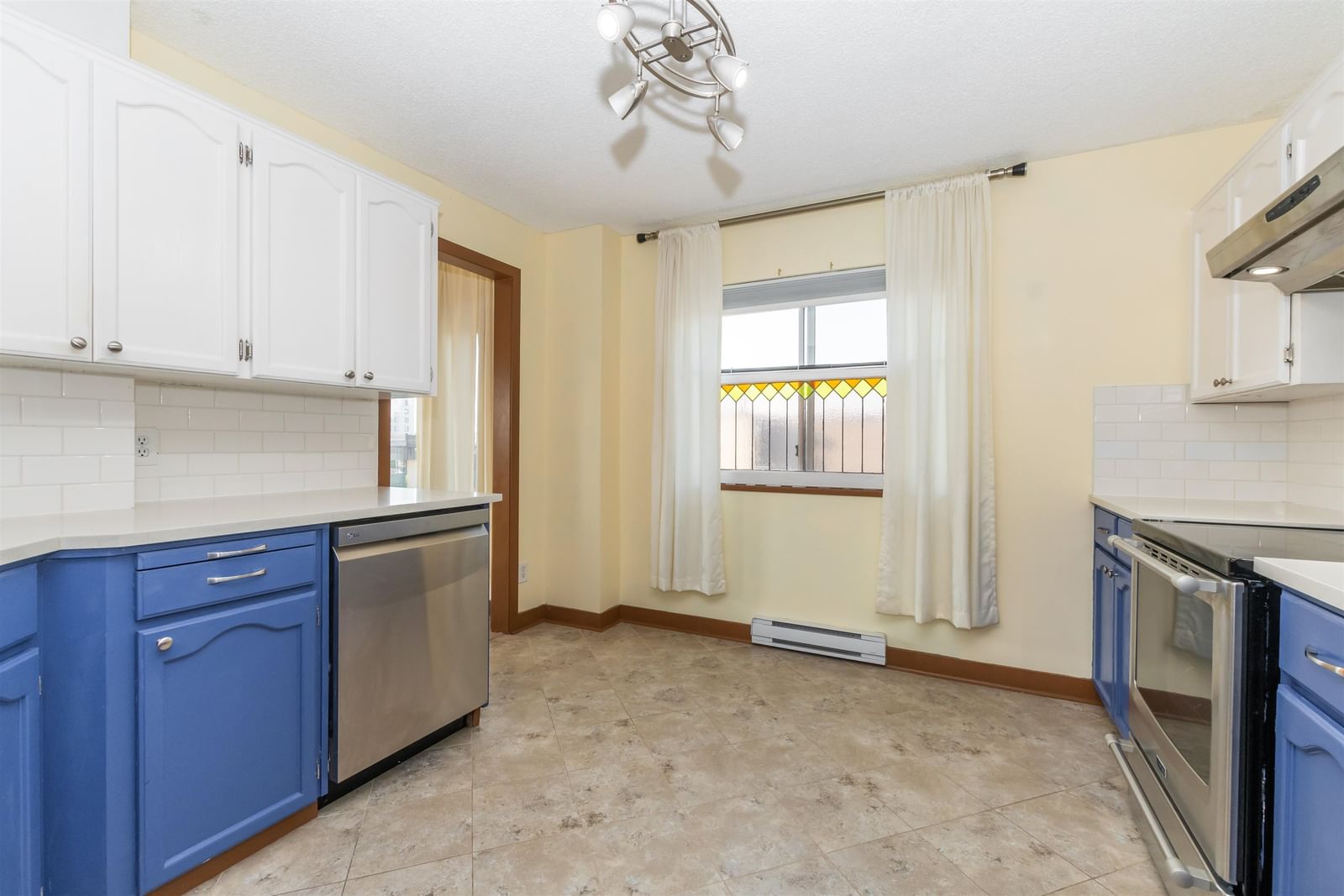 Listing Image 17
