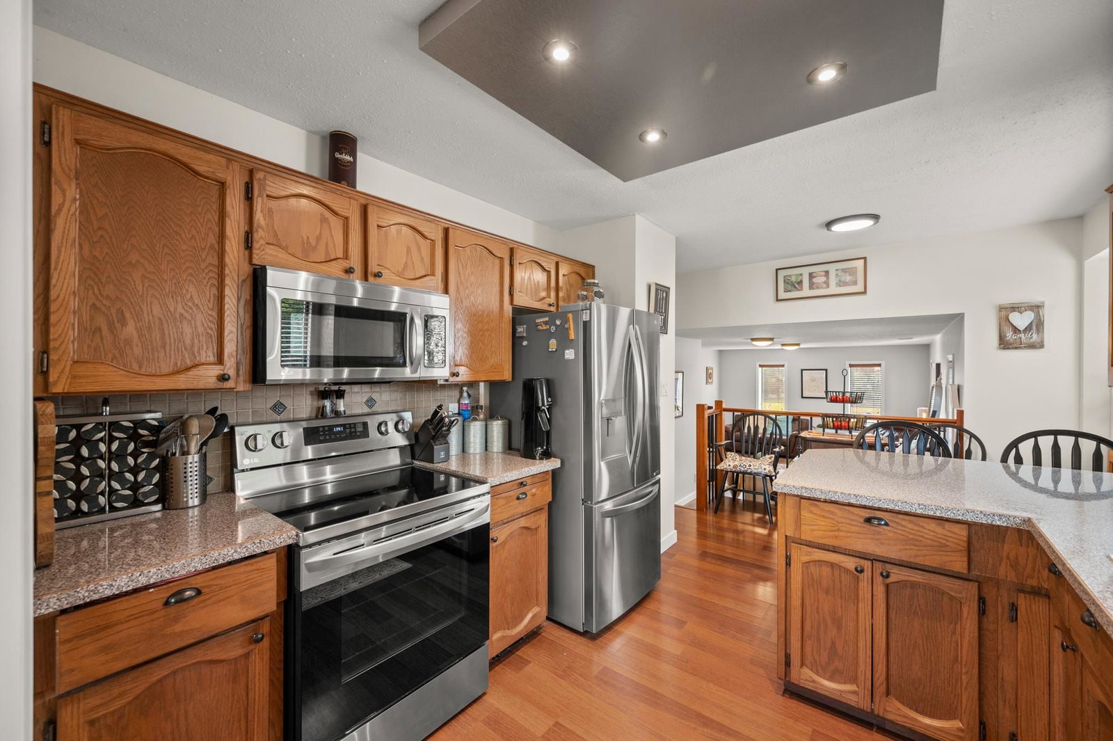 Listing Image 10