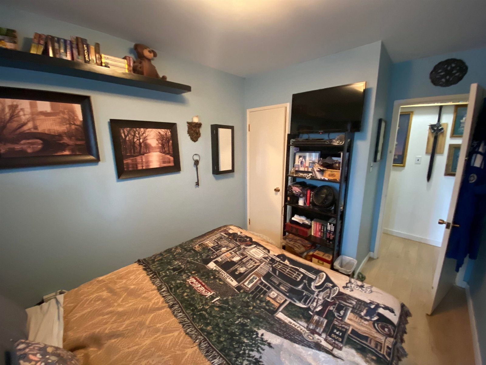 Listing Image 12