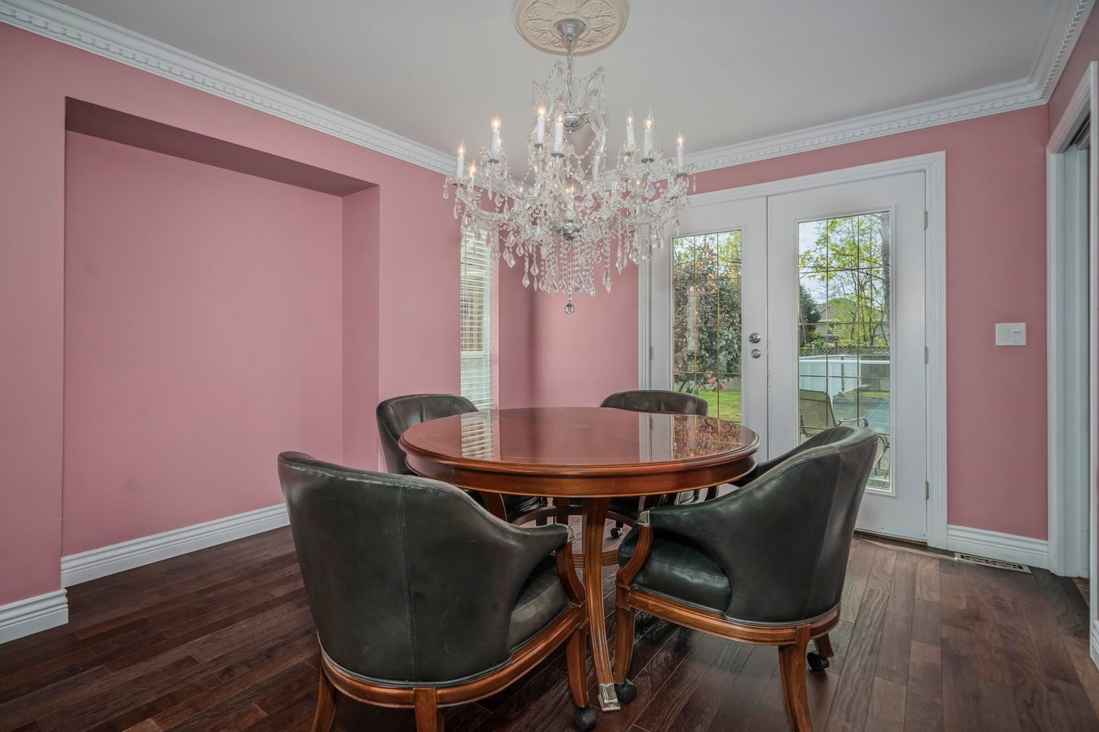 Listing Image 10