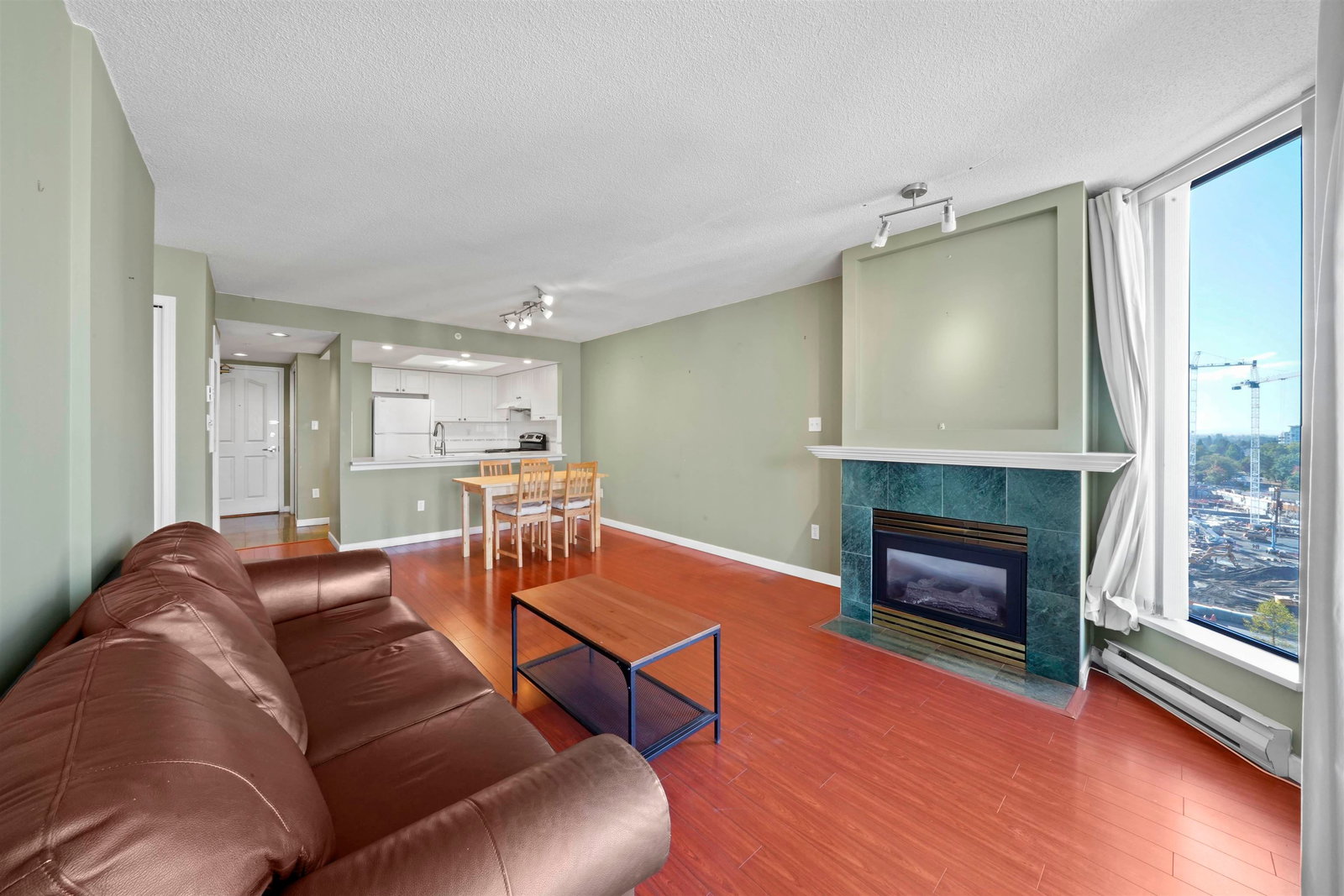 Listing Image 21