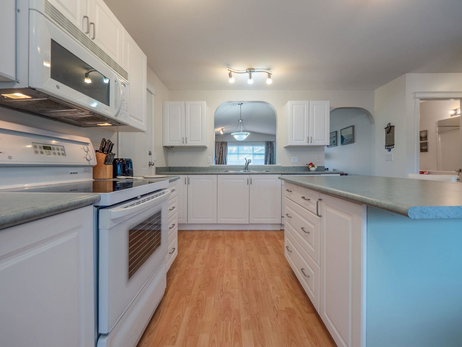 Listing Image 9