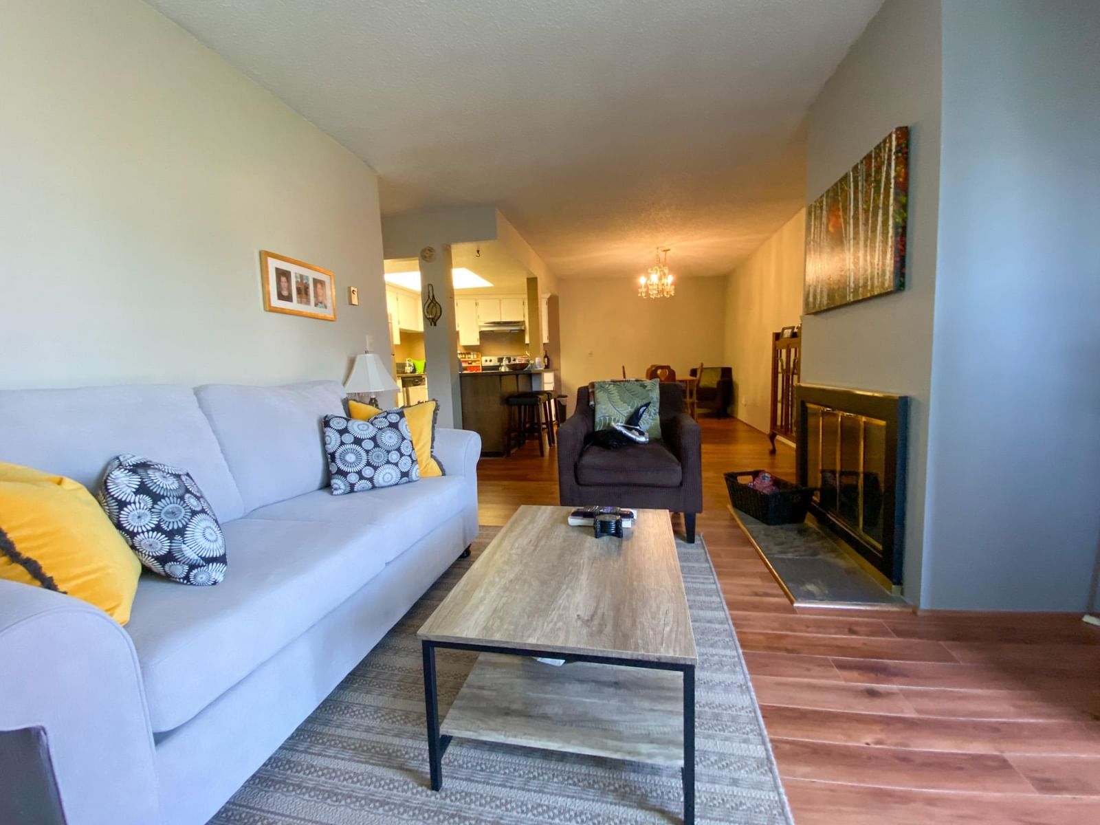 Listing Image 9
