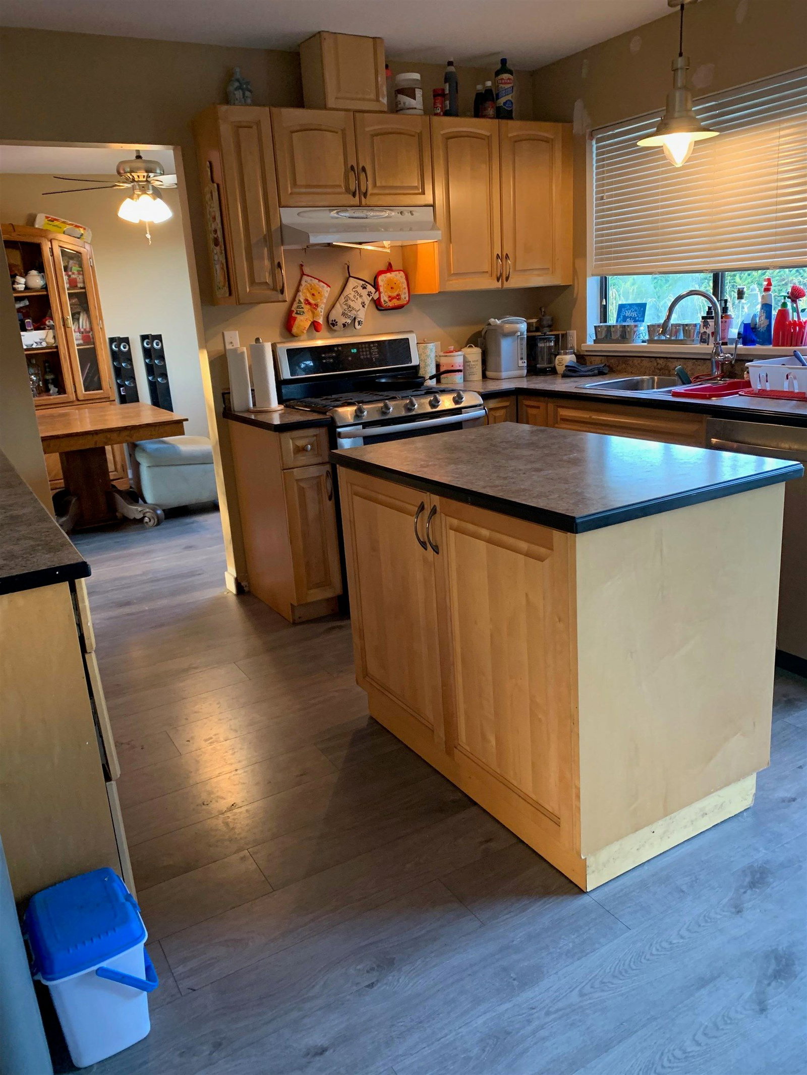 Listing Image 6