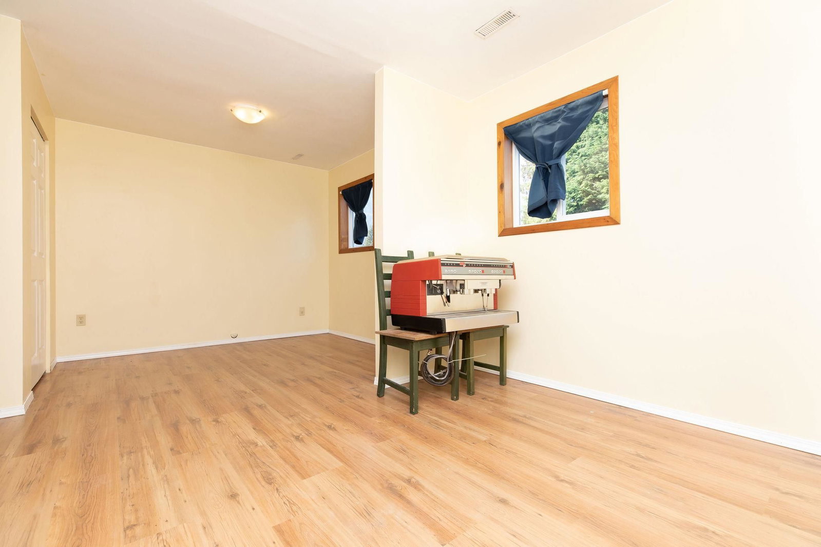 Listing Image 32