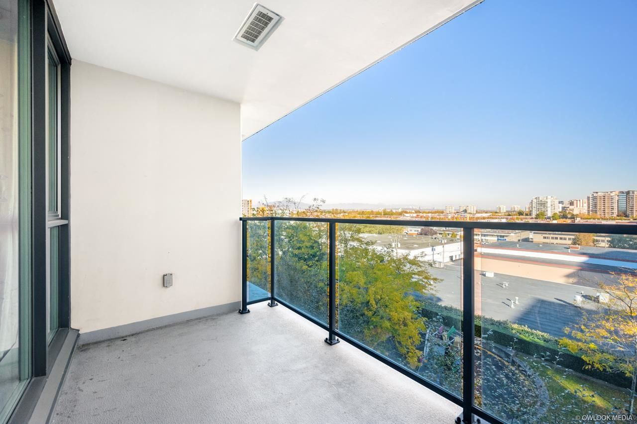 Listing Image 11