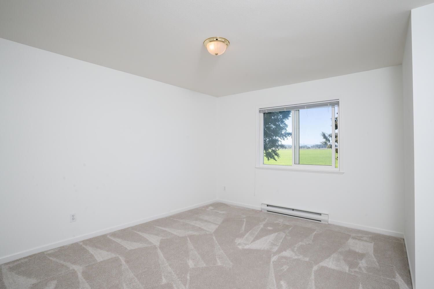 Listing Image 30