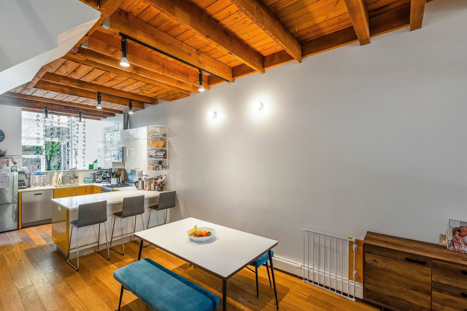 Listing Image 9