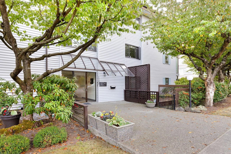 104 - 15290 Thrift Avenue, White Rock, V4B 2L2 | Image 2
