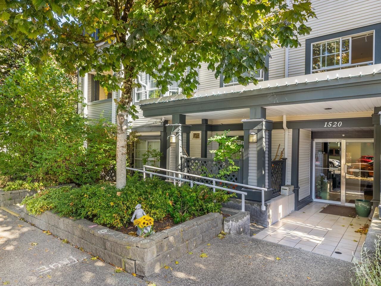Listing Image 15