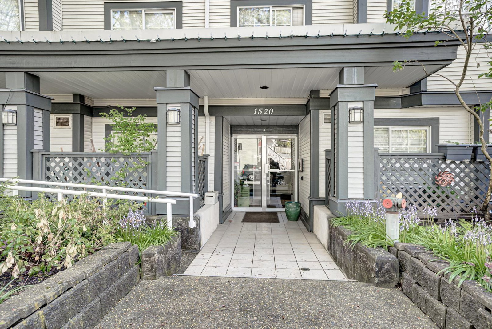 Listing Image 16