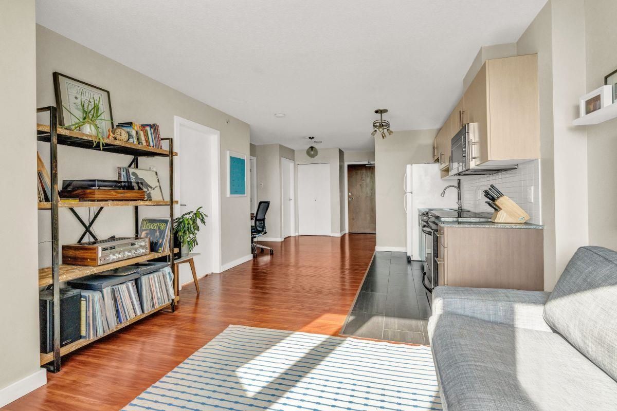 Listing Image 6